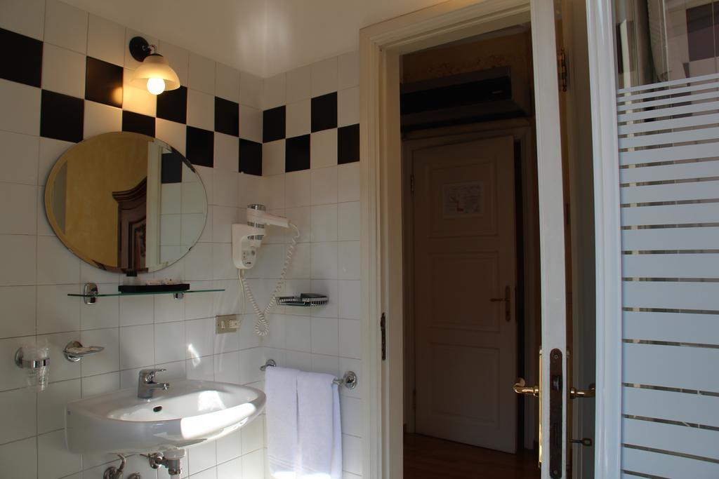 Albergo Bologna Varese Exterior photo
